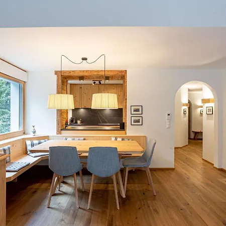 Luxurious In Quiet Park Apartment Flims